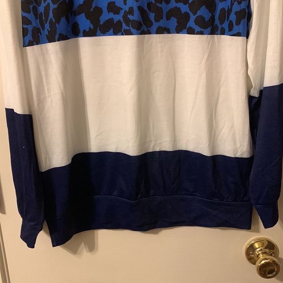 New University of Memphis woman’s criss cross open front long sleeve shirt - Picture 7 of 7